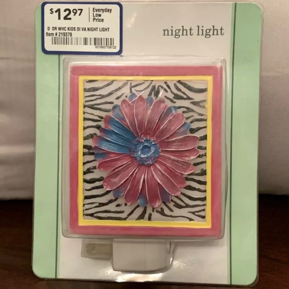 New-Waverly Classics Kids Flower Night Light